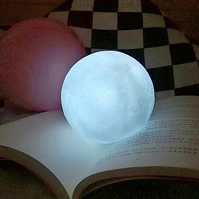 Mini Luna luminoasa cu suport metalic, diametru 13 cm