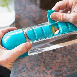 Sticla de apa  Pill & Vitamin Water Bottle 600 ml cu distribuitor pentru medicamente 