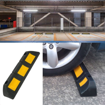 Opritor roti auto reflectorizant pentru parcare sau blocare roti Opritor roti auto reflectorizant pentru parcare sau blocare roti