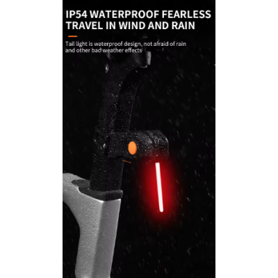 Stop spate pentru bicicleta 8821 cu LED ROSU Stop spate pentru bicicleta 8821 cu LED ROSU