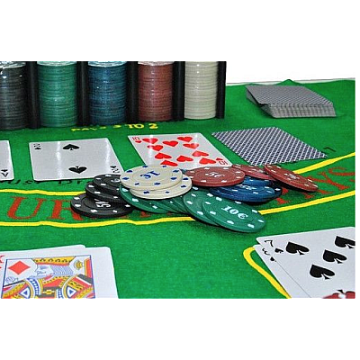 Set Joc de Poker cu 200 Jetoane si Cutie Metalica + Accesorii Complete