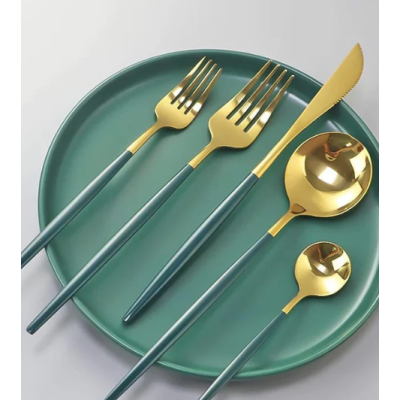 Set de 24 tacamuri elegante si rafinate cu un finisaj luxos VERDE cu AURIU Set de 24 tacamuri elegante si rafinate cu un finisaj luxos VERDE cu AURIU