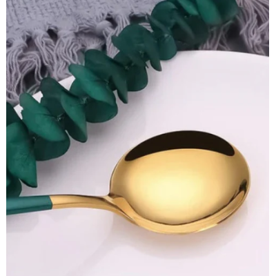 Set de 24 tacamuri elegante si rafinate cu un finisaj luxos VERDE cu AURIU Set de 24 tacamuri elegante si rafinate cu un finisaj luxos VERDE cu AURIU