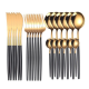Set de 24 tacamuri elegante si rafinate cu un finisaj luxos NEGRU cu AURIU Set de 24 tacamuri elegante si rafinate cu un finisaj luxos NEGRU cu AURIU