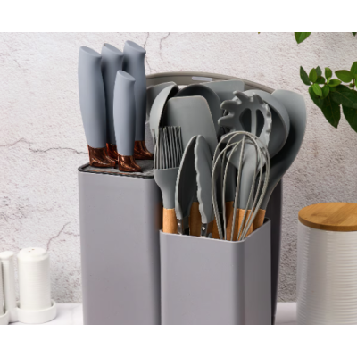 Set de 19 piese GRI ustensile de bucatarie cu tocator si suport depozitare inclus Set de 19 piese GRI ustensile de bucatarie cu tocator si suport depozitare inclus