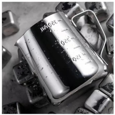 Cana din inox cu gradatie pentru spumare cu maner 350 ml