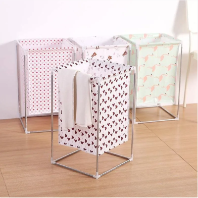 Cos de Rufe Multicolor cu suport metalic Cos de Rufe Multicolor cu suport metalic