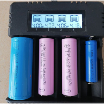 Incarcator HD-8992A cu DISPLAY 4 Acumulatori 4.2V Li-Ion 18650/26650 cu 4 Porturi la priza 220v