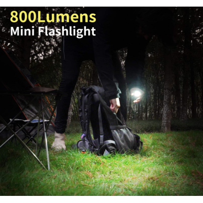 Mini lanterna portabila 800 lumeni cu baza magnetica
