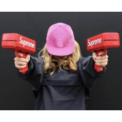 Pistol de bani pentru petreceri Supreme functioneaza cu baterii Pistol de bani pentru petreceri Supreme functioneaza cu baterii