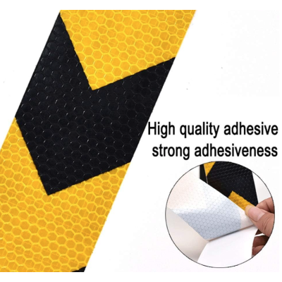 Rola banda reflectorizanta galbena cu sageata neagra 5cm x 50m