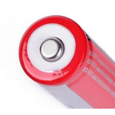 Set 2 Acumulatori UltraFire 18650 4200 mAh 3.7V ROSII