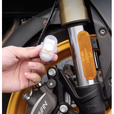 Set 2 mini stroboscope LED Wireless cu magnet acumulator si telecomanda pentru Auto Moto si Biciclete