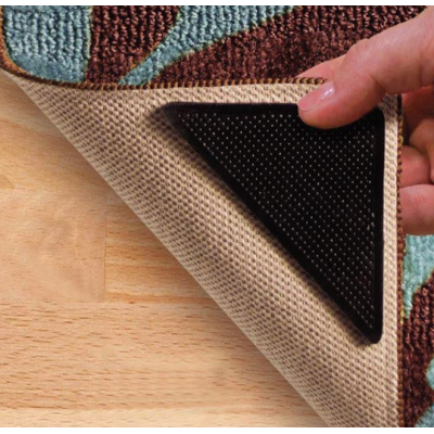 Set 4 Triunghiuri Anti Alunecare  Auto Adezive  pentru Fixare Covor  16cm