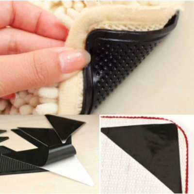 Set 4 Triunghiuri Anti Alunecare  Auto Adezive  pentru Fixare Covor  16cm