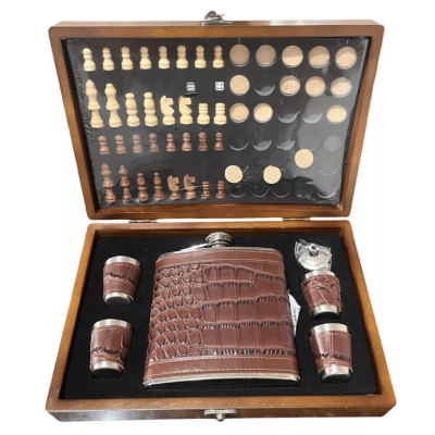 Set cadou joc de sah dame si table cu Plosca si pahare MARO