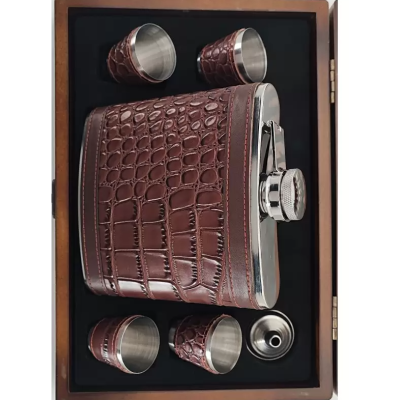 Set cadou joc de sah dame si table cu Plosca si pahare MARO