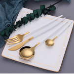 Set de 24 piese tacamuri in stil portughez- culoare Alb si auriu