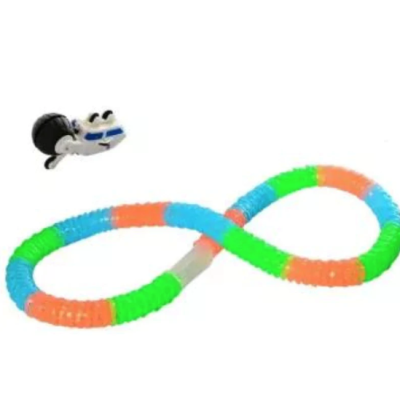 Set Masinuta Cu Pista Luminoasa 243 Piese Q Wj668