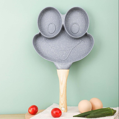 Tigaie Gri cu 3 compartimente maner de lemn