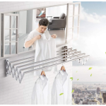 Uscator de rufe retractabil