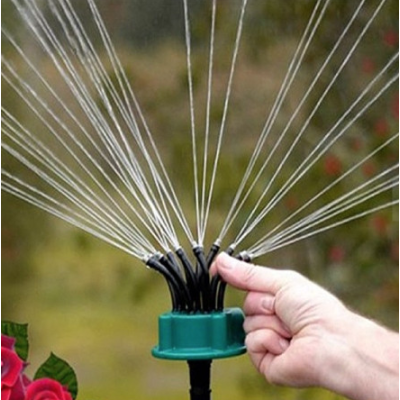 Aspersor de gradina cu 12 furtunuri flexibile semi-ajustabile