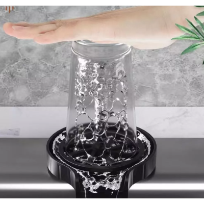 Dispozitiv pentru spalare pahare cu clatire sub jet de presiune