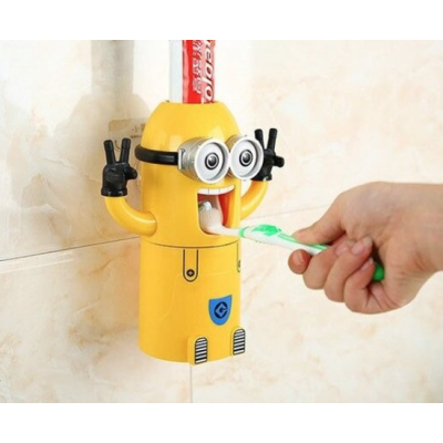 Dozator Minion pasta de dinti si suport periute