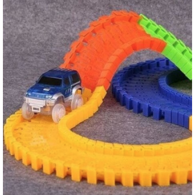 Jucarie Pista Flexibila Magic Tracks 220 Piese