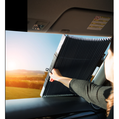 Parasolar auto retractabil impotriva razelor UV, fixare prin ventuze 70 cm