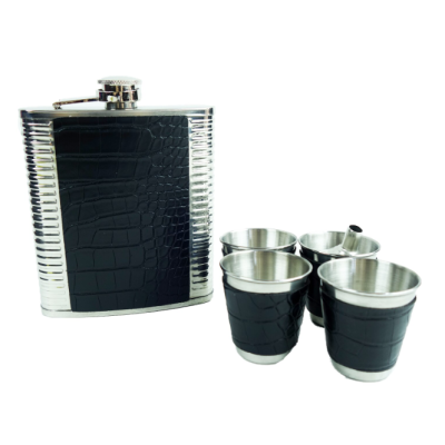 Set Cadou Plosca cu 4 Pahare si palnie model piele sarpe NEGRU