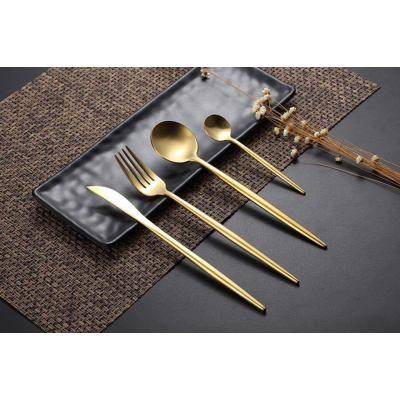 Set de 4 piese tacamuri in stil portughez- culoare auriu