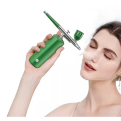 Spray hidratare pentru fata Q ZY8 portabil din metal pentru curatarea tenului verde