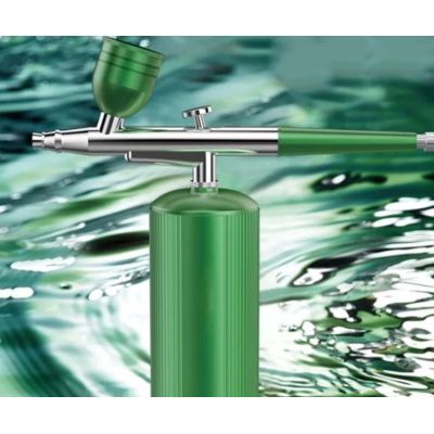 Spray hidratare pentru fata Q ZY8 portabil din metal pentru curatarea tenului verde