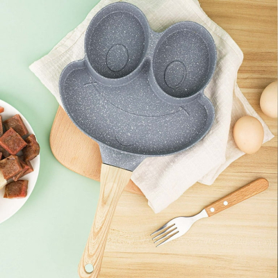 Tigaie Gri cu 3 compartimente maner de lemn