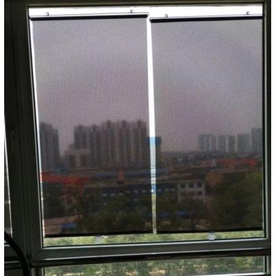 UB Parasolar auto cu ventuze retractabil NEGRU 58 cm x 125 cm