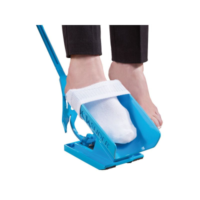 Suport pentru incaltat ciorapi si sosete Sock Slider