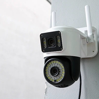 Camera de supraveghere IP 2 EYES VIEW 2 ECRANE in acelasi timp 5.0MPX rotire 360 de grade vedere pe timp de noapte Camera de supraveghere IP 2 EYES VIEW 2 ECRANE in acelasi timp 5.0MPX rotire 360 de grade vedere pe timp de noapte