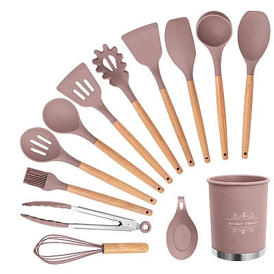 Set 12 ustensile de bucătărie cu mâner de lemn roz Set 12 ustensile de bucătărie cu mâner de lemn roz