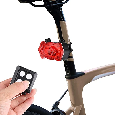Semnalizare Bicicleta KXK-03 cu Telecomanda Semnalizare si Incarcare USB Semnalizare Bicicleta KXK-03 cu Telecomanda Semnalizare si Incarcare USB