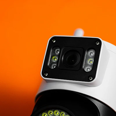 Camera de supraveghere IP 2 EYES VIEW 2 ECRANE in acelasi timp 5.0MPX rotire 360 de grade vedere pe timp de noapte Camera de supraveghere IP 2 EYES VIEW 2 ECRANE in acelasi timp 5.0MPX rotire 360 de grade vedere pe timp de noapte
