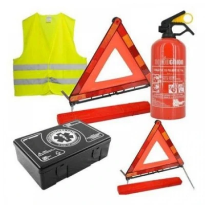 Kit Siguranta Auto : 1 X Trusa Medicala  2 x Triunghi Reflectorizant 1 X Vesta 1 X Extinctor in Termen