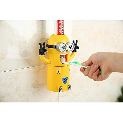 Dozator Minion pasta de dinti si periute Dozator Minion pasta de dinti si periute