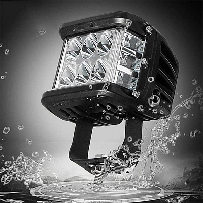 Proiector 45W Stroboscop Galben pe Laterale Proiector 45W Stroboscop Galben pe Laterale