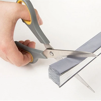 Parasolar auto retractabil impotriva razelor UV fixare prin ventuze 70 cm Parasolar auto retractabil impotriva razelor UV fixare prin ventuze 70 cm