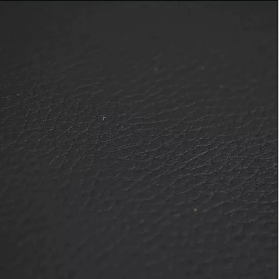 Sul autoadeziv din piele ecologica (imitatie piele) 0.75 x 2.5m NEGRU cu textura Sul autoadeziv din piele ecologica (imitatie piele) 0.75 x 2.5m NEGRU cu textura