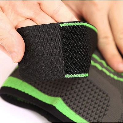 Genunchiera Elastica Ajustabila cu Bretele Elastice Negru si Verde Genunchiera Elastica Ajustabila cu Bretele Elastice Negru si Verde