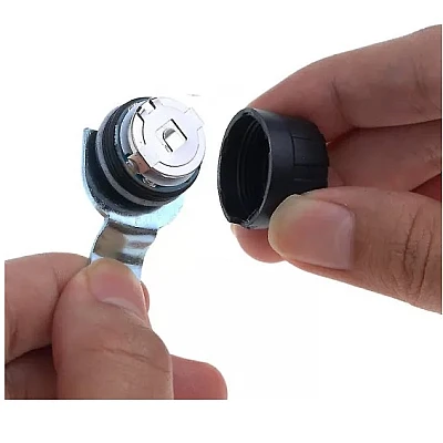 Set 4 senzori de presiune si temperatura anvelope cu afisaj LCD si incarcare Solara Set 4 senzori de presiune si temperatura anvelope cu afisaj LCD si incarcare Solara