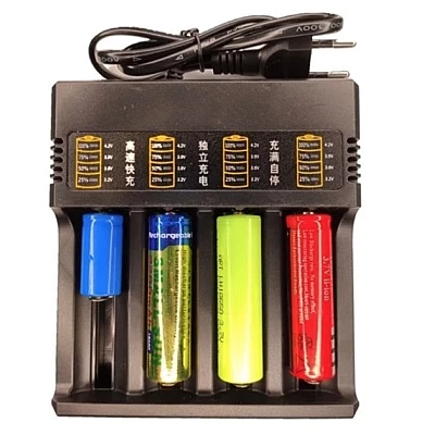 Incarcator MS-484AX 4 Acumulatori 4.2V Li-Ion 18650 cu 4 Porturi la priza 220V Incarcator MS-484AX 4 Acumulatori 4.2V Li-Ion 18650 cu 4 Porturi la priza 220V