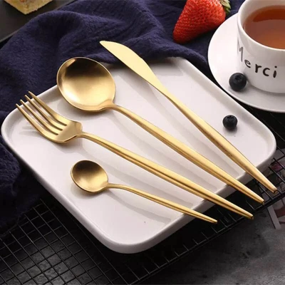 Set de 4 piese tacamuri in stil portughez- culoare auriu